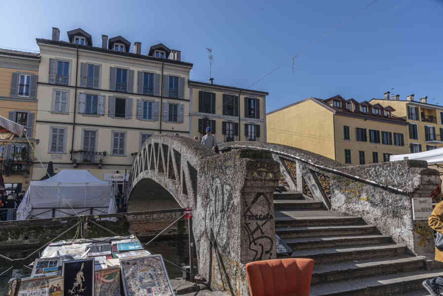 Italia - Milán 179 - barrio de Navigli.jpg